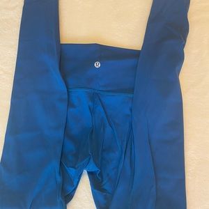 Blue Lululemon Wunder Under leggings!!